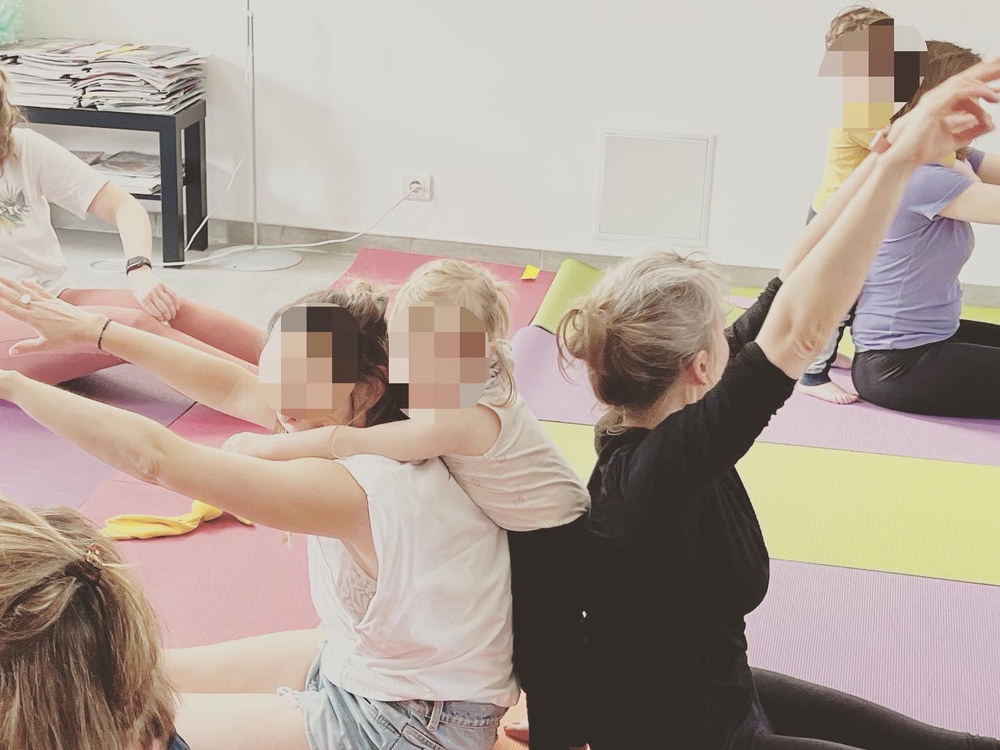 Yoga et Wobbel Yoga des tout-petits de 18 mois à 3/4ans avec les parents